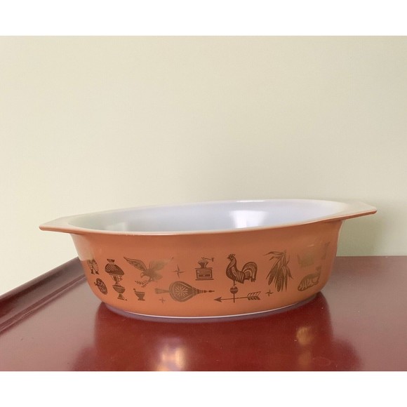 Pyrex Americana 045 2.5 quart casserole dish without lid - Picture 5 of 6